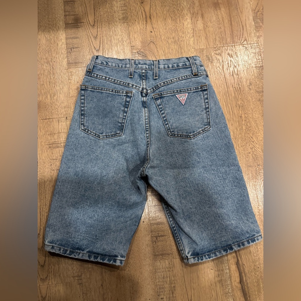 Vintage high waisted Guess Jeans capri shorts